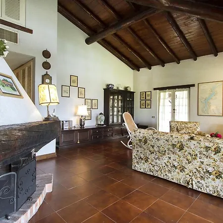 Monzeglio Sleeps 8 Wifi