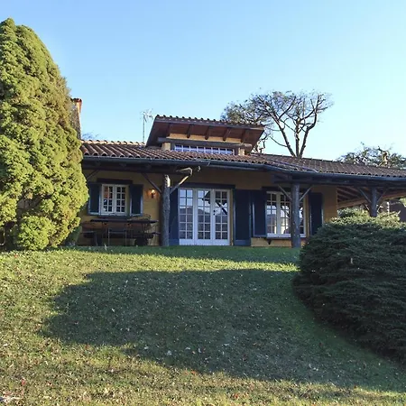 Villa Monzeglio Sleeps 8 Wifi Ispra