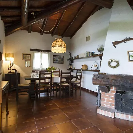 Monzeglio Sleeps 8 Wifi